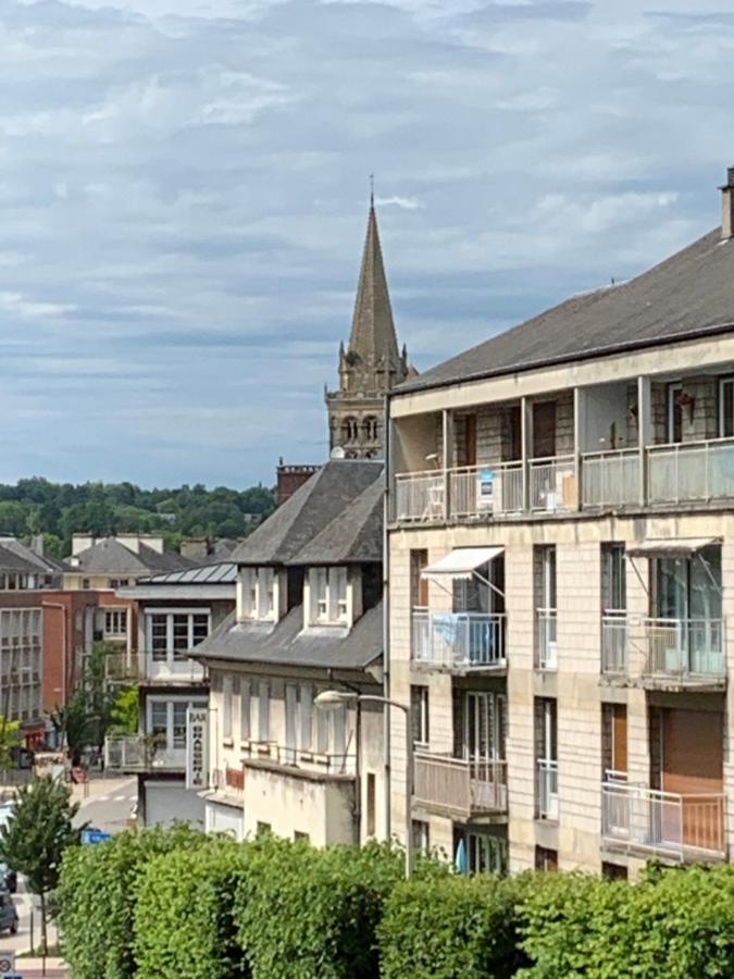 Au Coeur De Lisieux 83 M2 Et Vue Sur La Basiliqueアパートメント エクステリア 写真