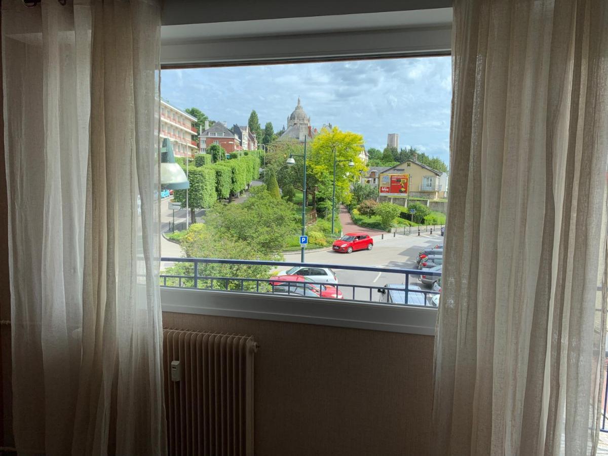 Au Coeur De Lisieux 83 M2 Et Vue Sur La Basiliqueアパートメント エクステリア 写真