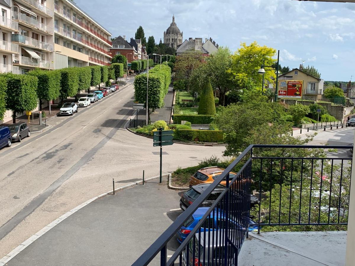 Au Coeur De Lisieux 83 M2 Et Vue Sur La Basiliqueアパートメント エクステリア 写真